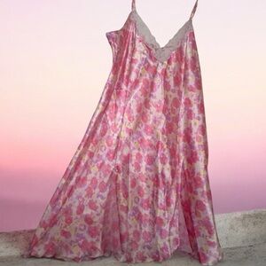 Delicates Brand 2 pcs Women’s Pink Floral Satin gown with robe